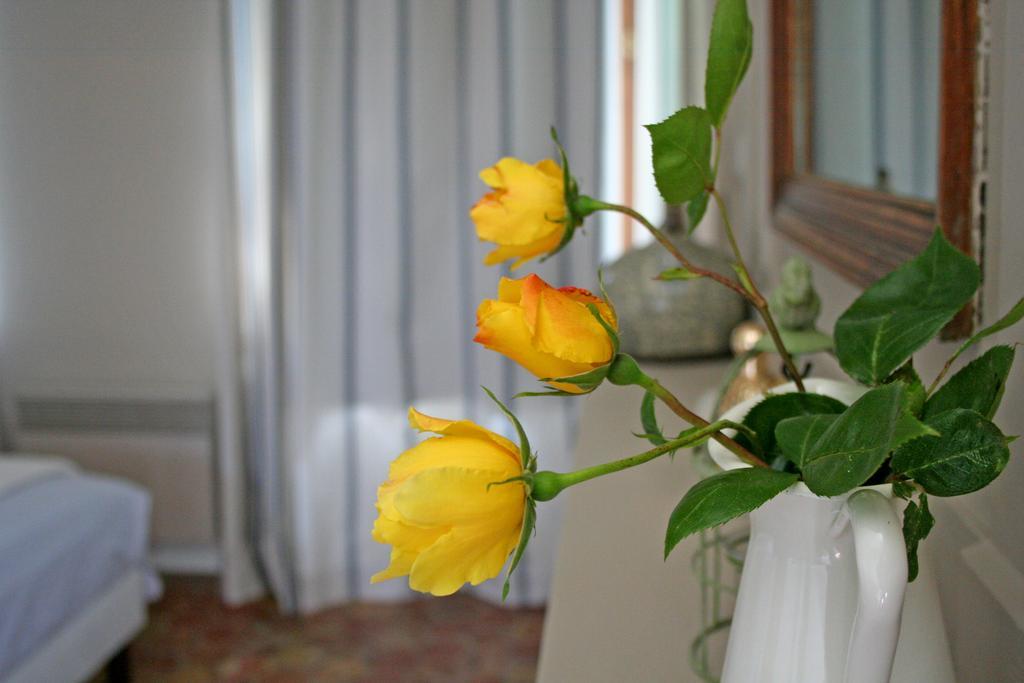 Le Petit Manoir De La Vernelle Fourmetot Quarto foto